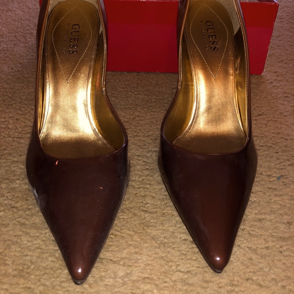 *PENDING PURCHASE* 8.5 Guess ombré heels